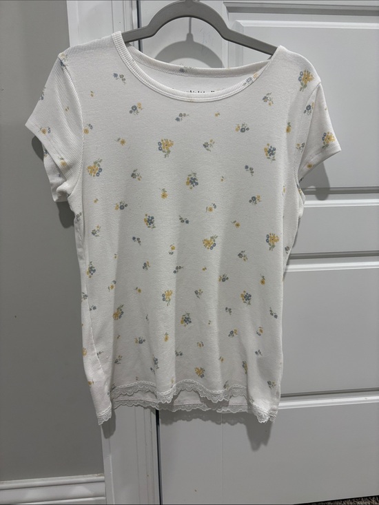 abercrombie kids Other - abercrombie kids White Floral Lace-Hem Tee with Yellow & Blue Flowers